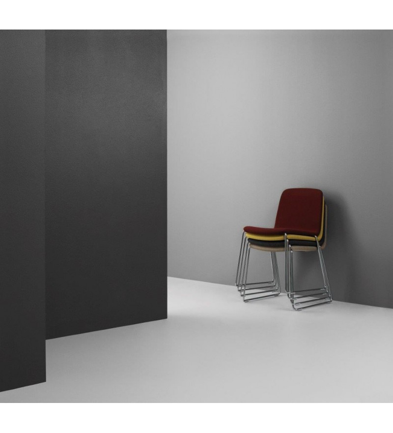 Eleganckie krzesło JUST CHAIR od Normann Copenhagen - różne opcje wykończenia - tapicerowane