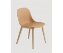 Krzesło na drewnianej podstawie Fiber Side Chair Muuto - różne kolory