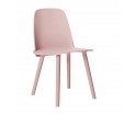 Krzesło drewniane NERD Muuto - różowe
