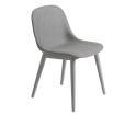 Krzesło tapicerowane na drewnianej podstawie Fiber Side Chair Wood Base Muuto - różne kolory