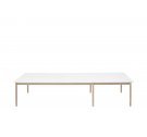 Stół biurowy Linear System Table Muuto - konfiguracja 1, biały blat z laminatu/ABS, dębowa podstawa