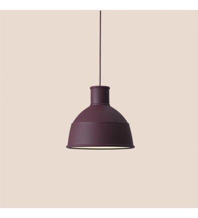 Lampa Unfold Muuto - z silikonu / kolor burgundowy